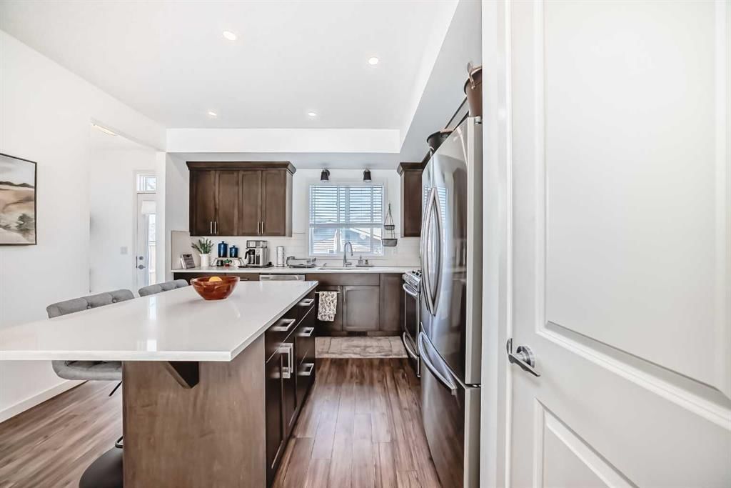 59 Wolf Hollow Way SE, Calgary — photo 4 of 40