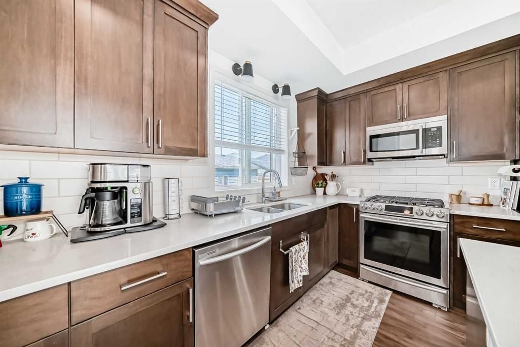 59 Wolf Hollow Way SE, Calgary — photo 5 of 40