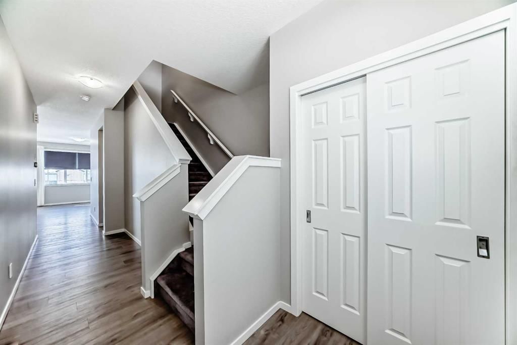 224 Carringham Way NW, Calgary — photo 4 of 50