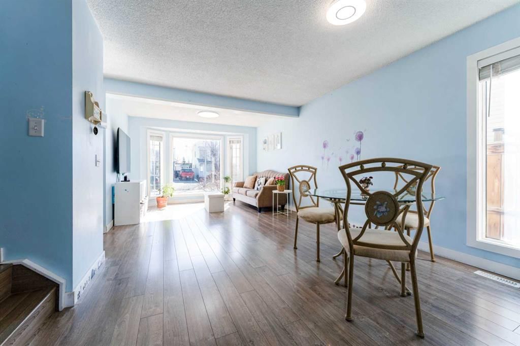 126 Erin Road SE, Calgary — photo 3 of 50