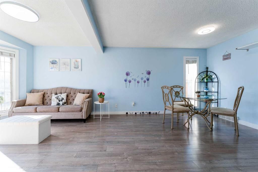 126 Erin Road SE, Calgary — photo 5 of 50