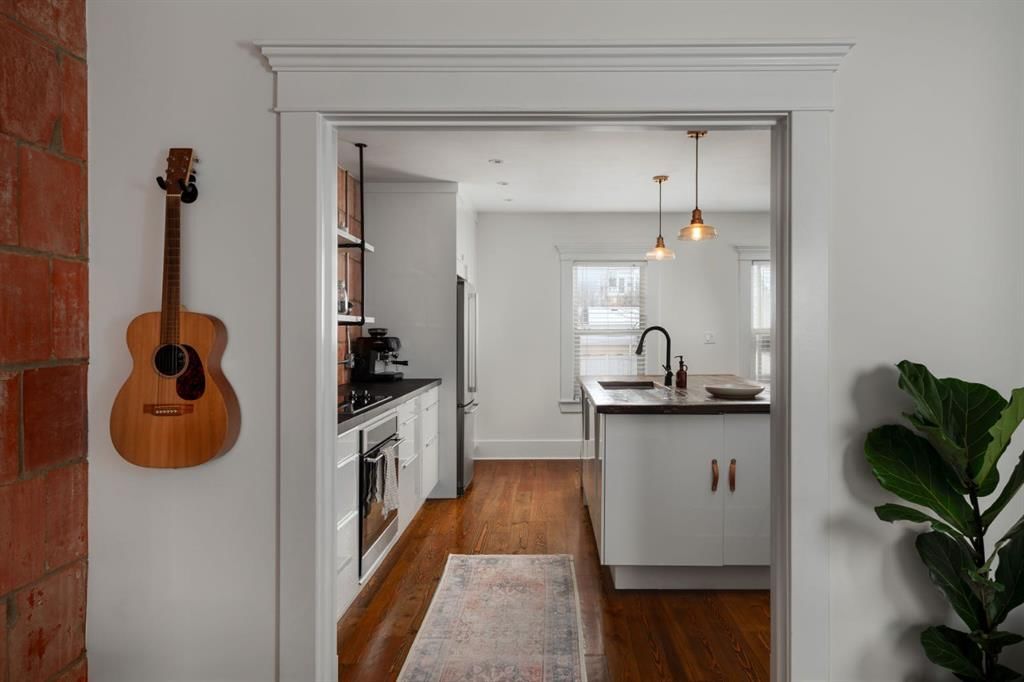 913 14 Street SE, Calgary — photo 4 of 29