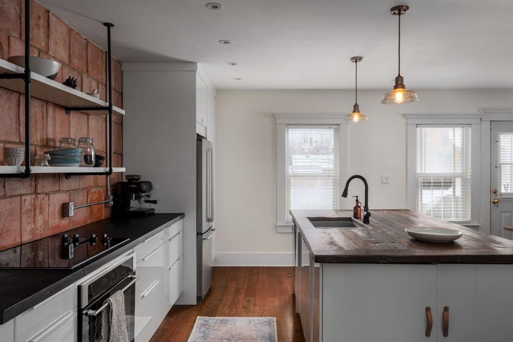 913 14 Street SE, Calgary — photo 5 of 29