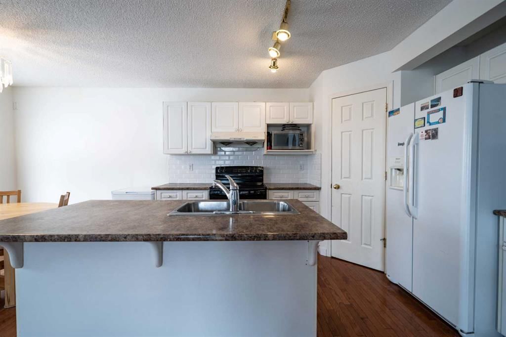 11 Arbour Stone Crescent NW, Calgary — photo 4 of 39
