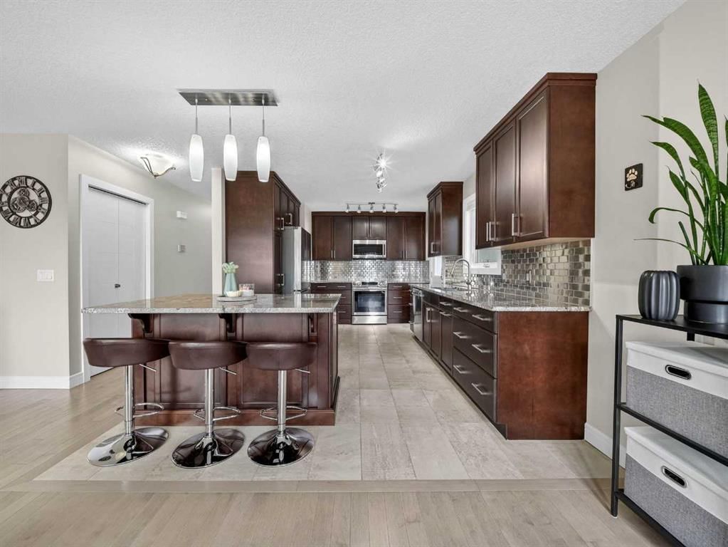 131 Scenic Glen Crescent NW, Calgary — photo 2 of 29