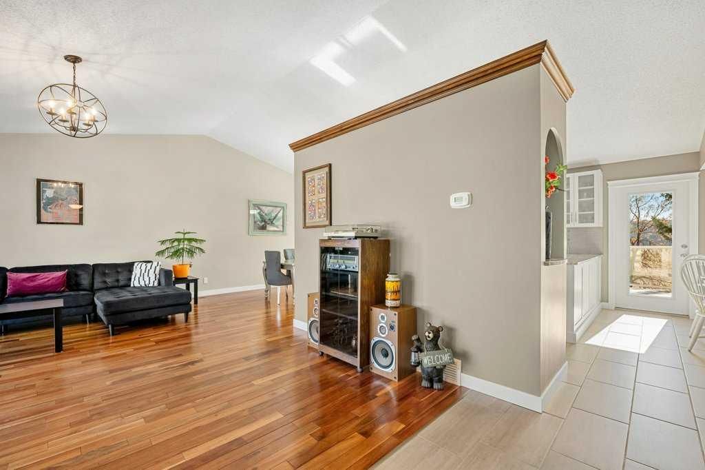44 Deerbrook Crescent SE, Calgary — photo 3 of 50