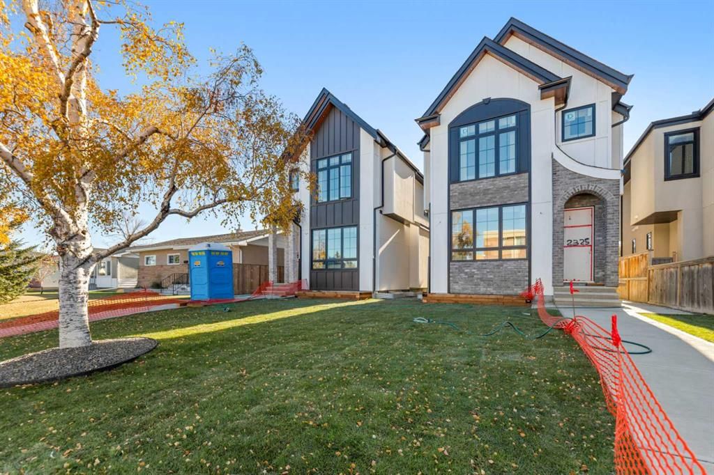2325 53 Avenue SW, Calgary — photo 3 of 50