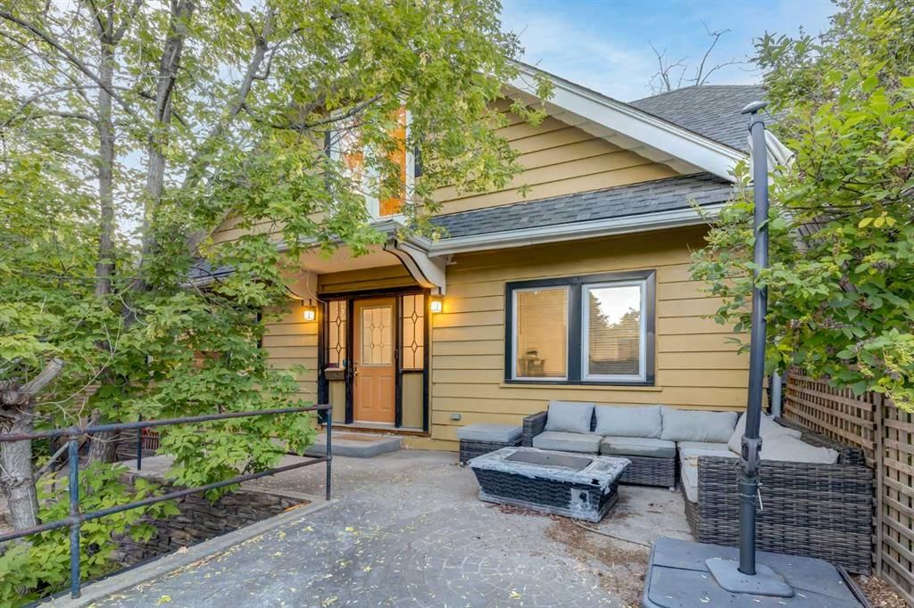 1424 premier Way SW, Calgary — photo 3 of 26