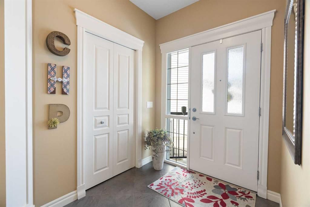 40 Bridleridge Lane SW, Calgary — photo 4 of 48