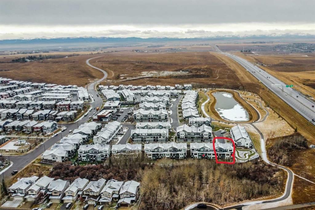 130 Crestridge Common SW, Calgary — photo 4 of 36