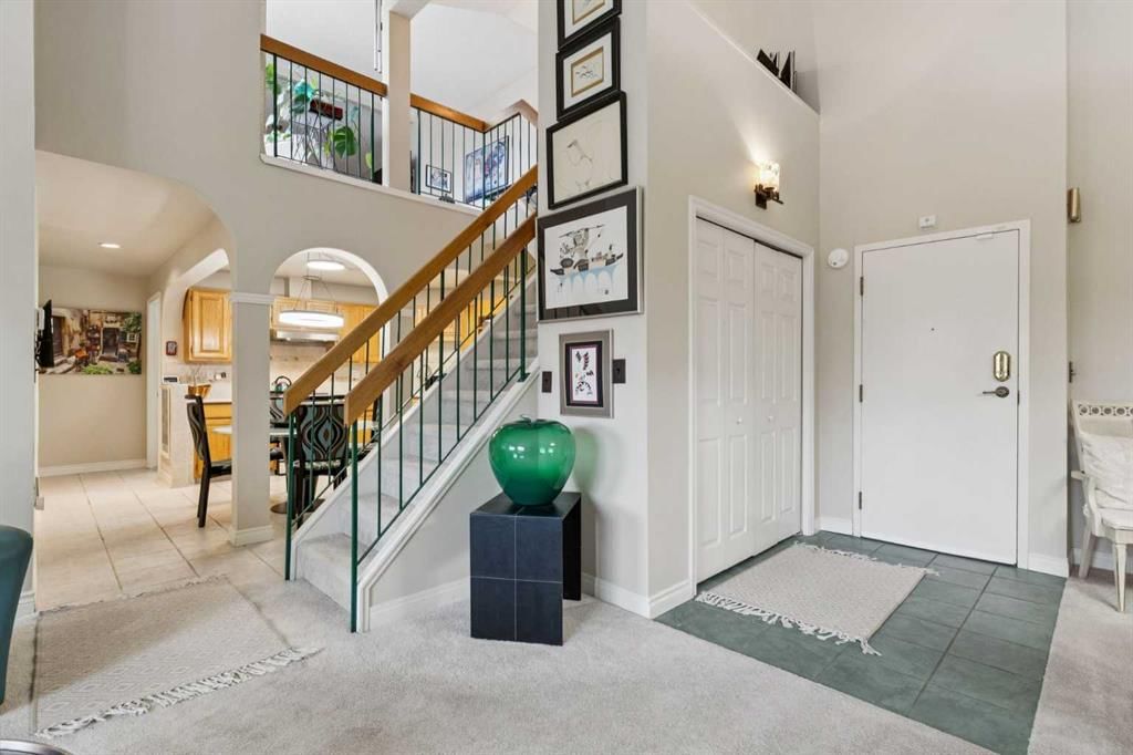 302, 2425 90 Avenue SW, Calgary — main listing photo