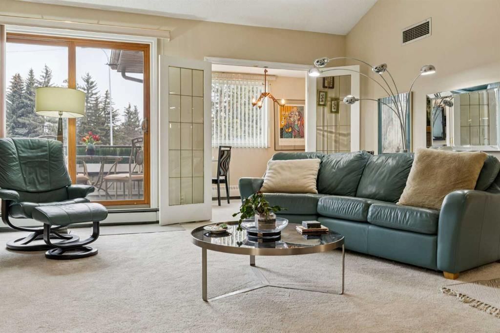 302, 2425 90 Avenue SW, Calgary — photo 4 of 27