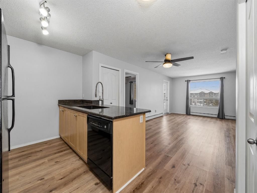4413, 60 Panatella Street NW, Calgary — photo 5 of 28
