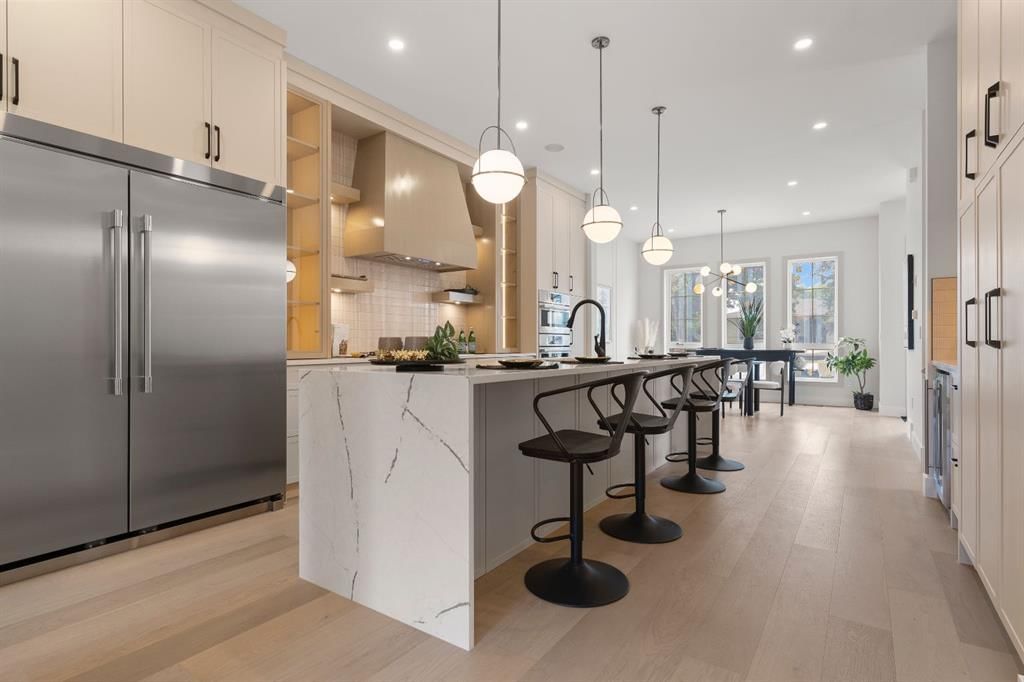 3110 40 Street SW, Calgary — main listing photo