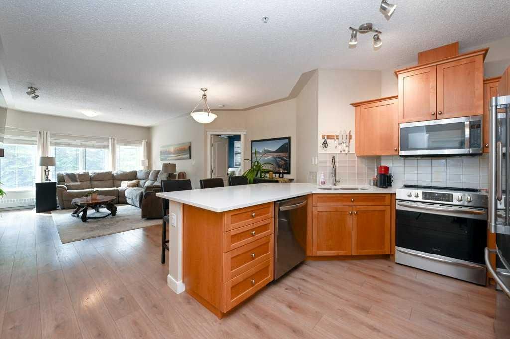108, 20 Discovery Ridge Close SW, Calgary — photo 5 of 37