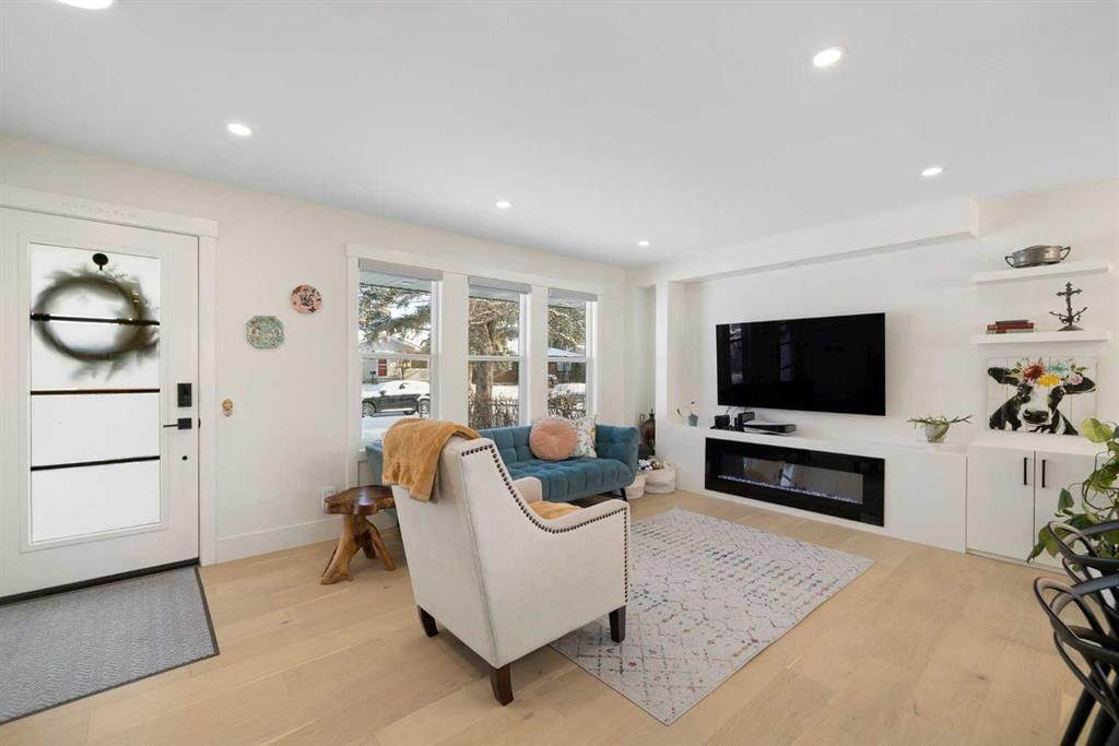 523 Athlone Road SE, Calgary — photo 3 of 43