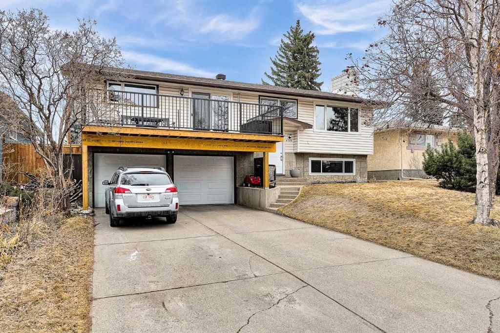 6584 Dalrymple Way NW, Calgary — main listing photo