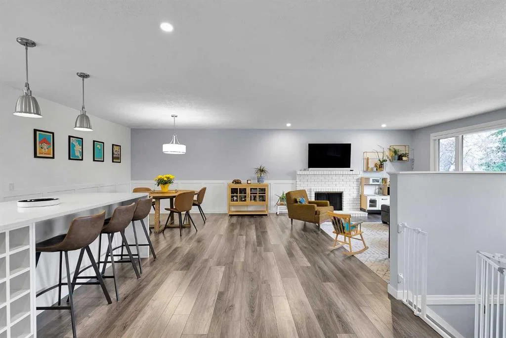 6584 Dalrymple Way NW, Calgary — photo 2 of 41