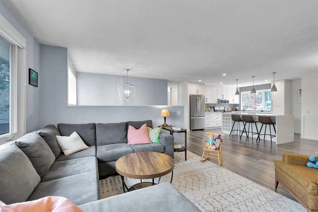 6584 Dalrymple Way NW, Calgary — photo 4 of 41