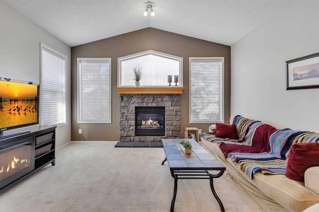 22 Tuscany Ravine Manor NW, Calgary — photo 2 of 50