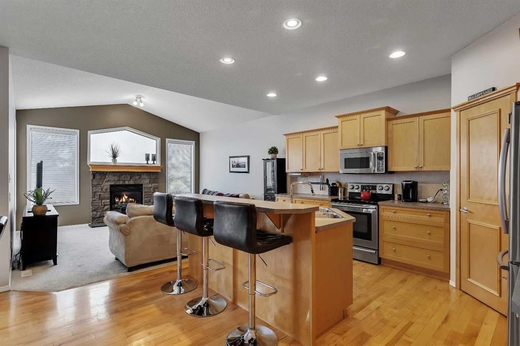 22 Tuscany Ravine Manor NW, Calgary — photo 3 of 50