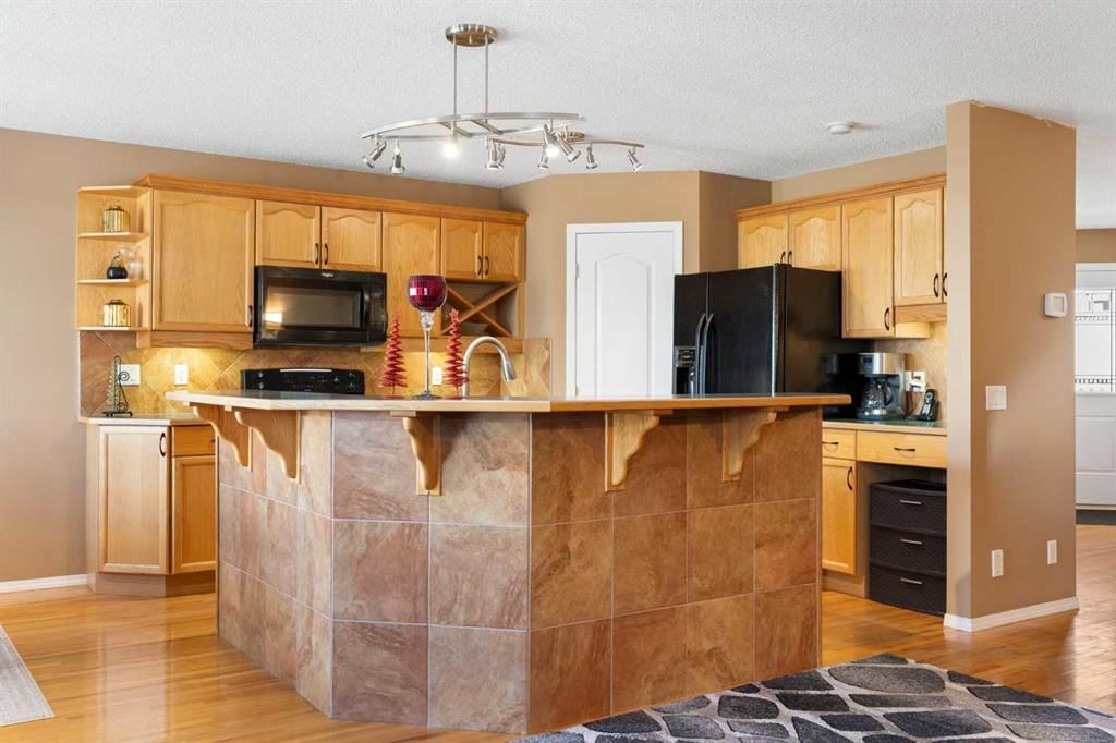 227 Bridlewood Circle SW, Calgary — photo 3 of 34