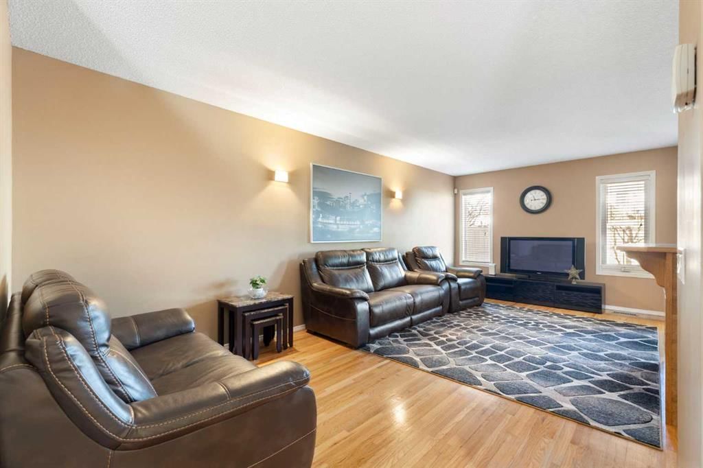 227 Bridlewood Circle SW, Calgary — photo 5 of 34