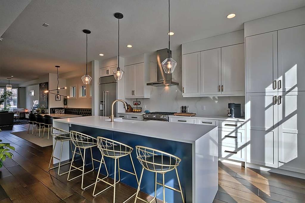 2438 25 Street SW, Calgary — photo 3 of 43