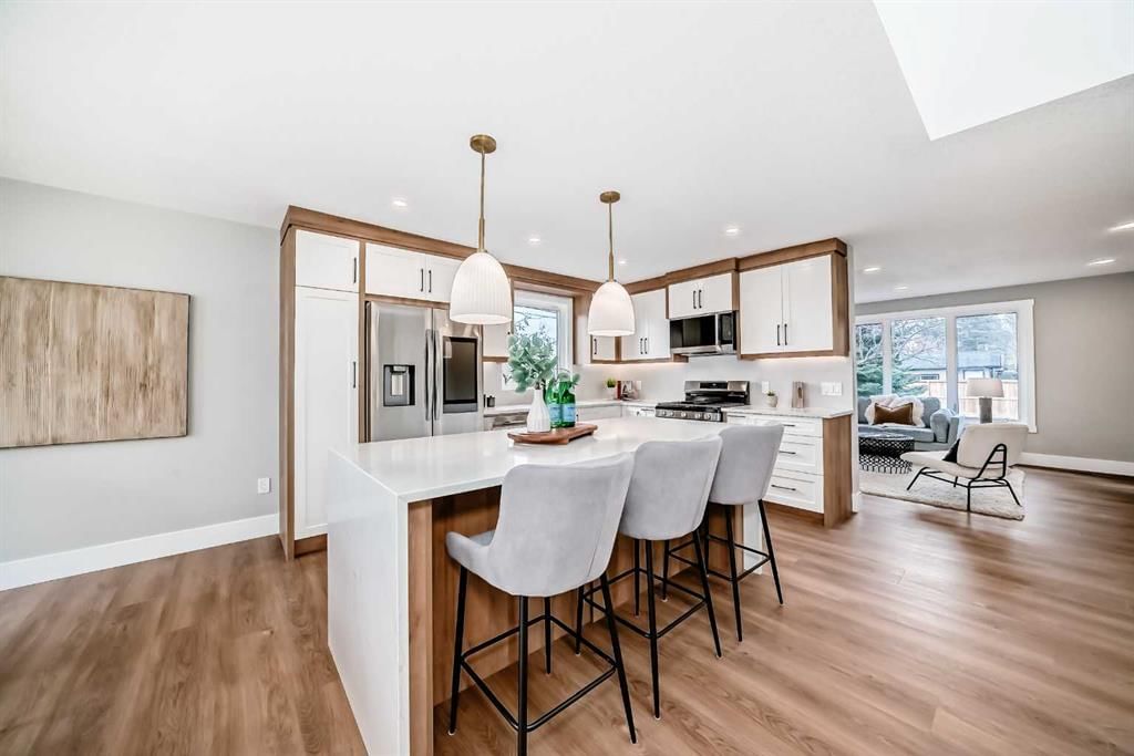 1256 Lake Twintree Drive SE, Calgary — photo 4 of 43
