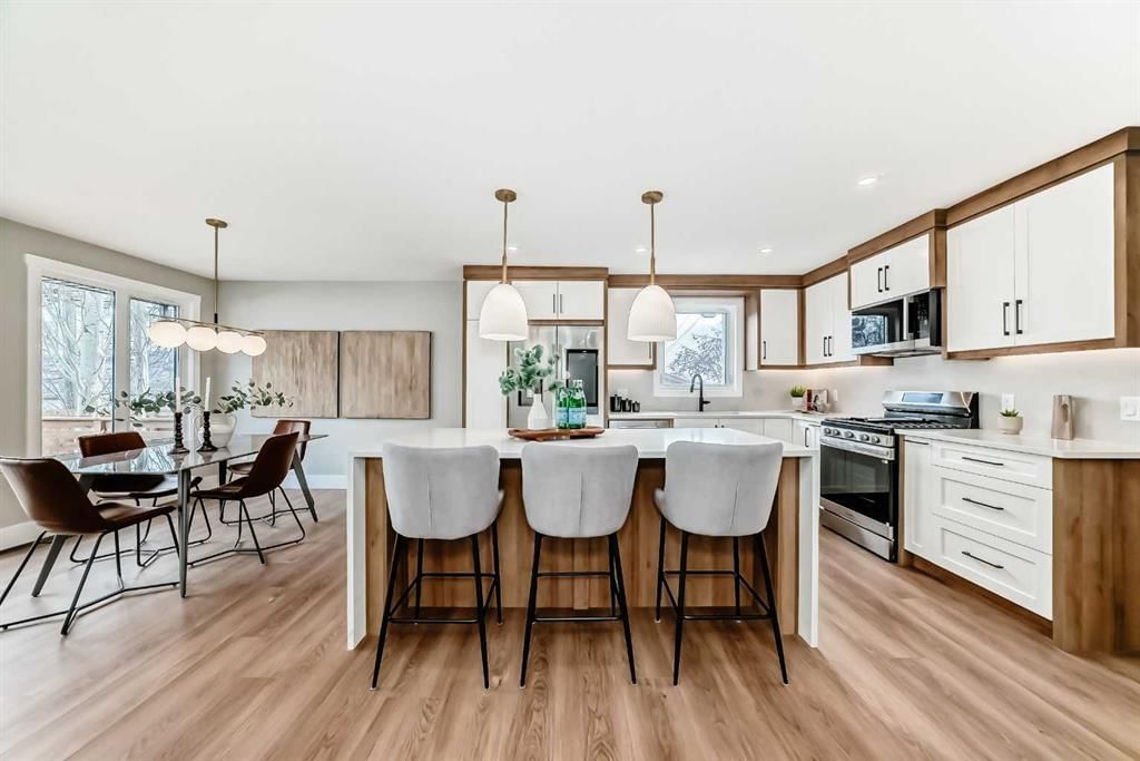 1256 Lake Twintree Drive SE, Calgary — photo 5 of 43