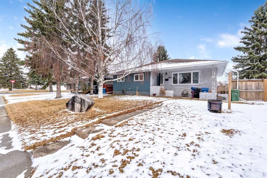 124 Lynnwood Drive SE, Calgary — main listing photo