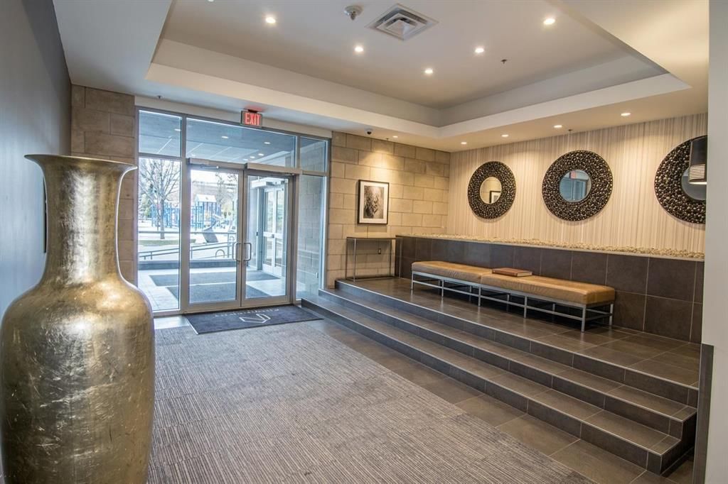 2104, 215 13 Avenue SW, Calgary — photo 4 of 36