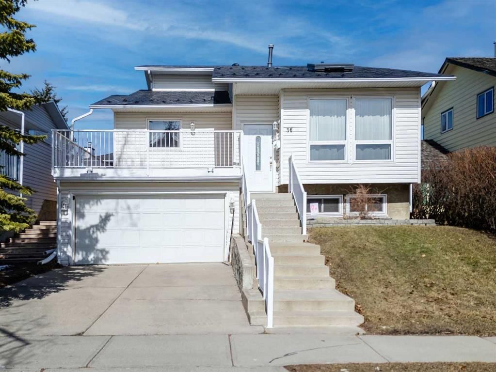 36 Woodglen Rise SW, Calgary — main listing photo