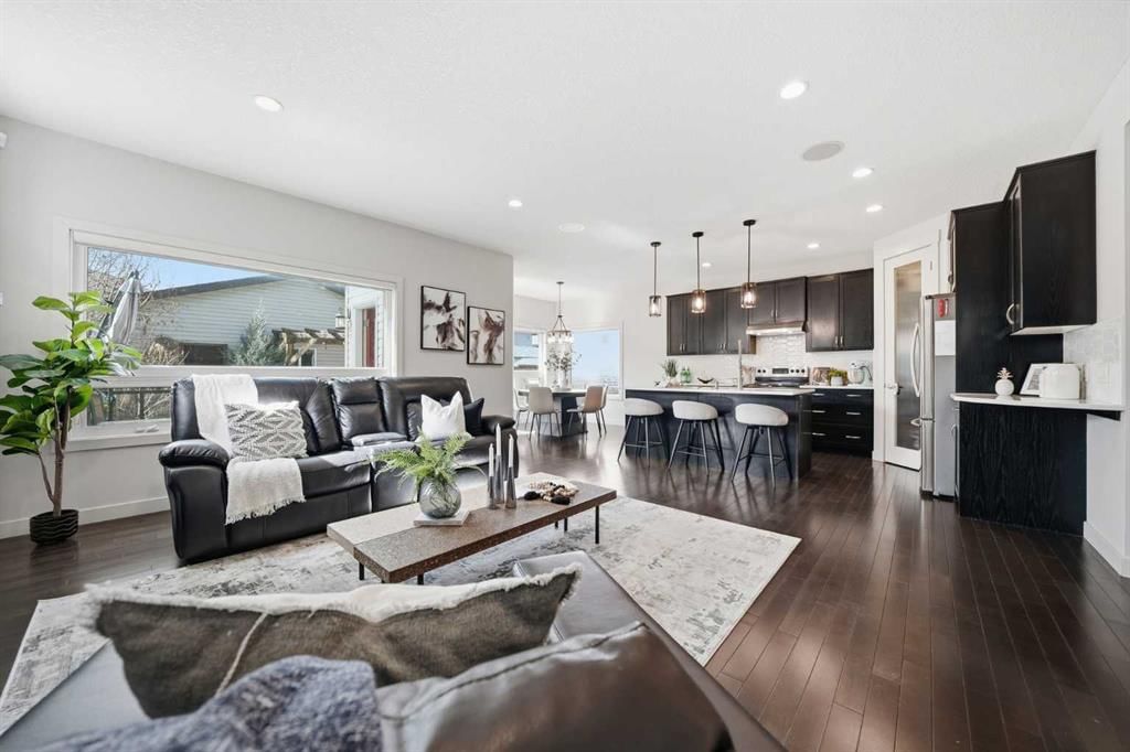 37 Elgin Meadows Manor SE, Calgary — photo 5 of 50