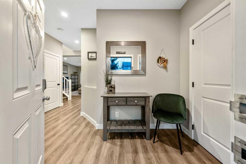 114 Elgin Meadows Way SE, Calgary — photo 4 of 44