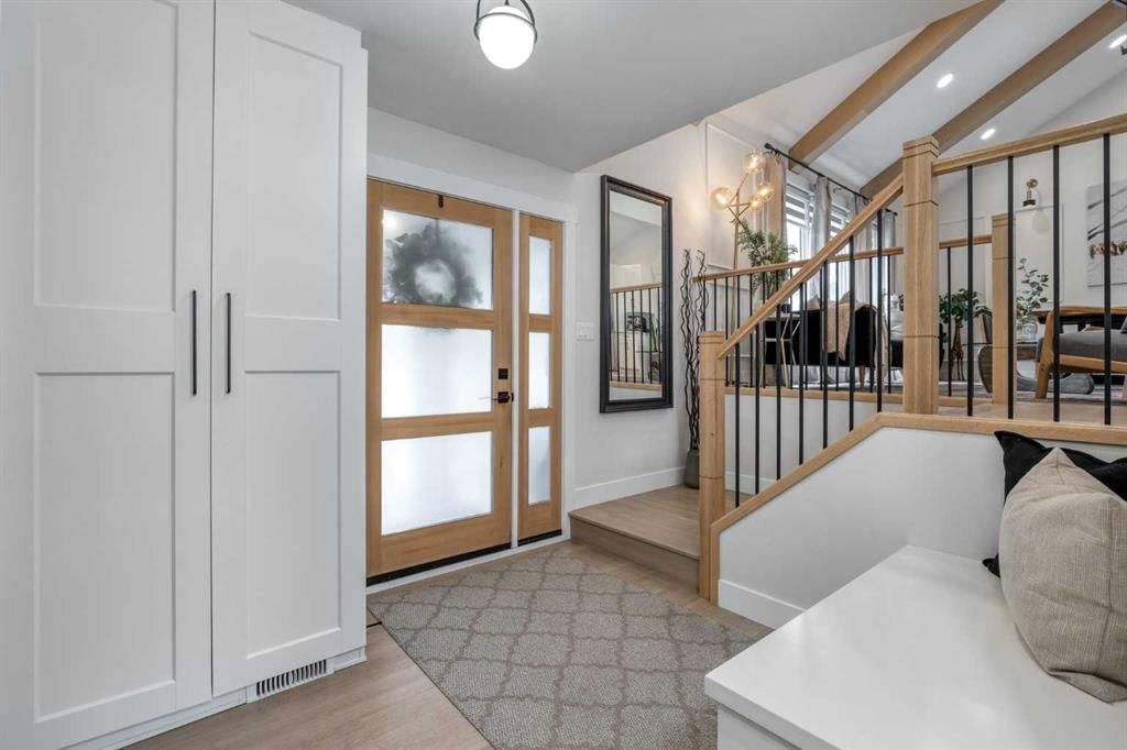 168 Oakside Circle, Calgary — photo 5 of 50