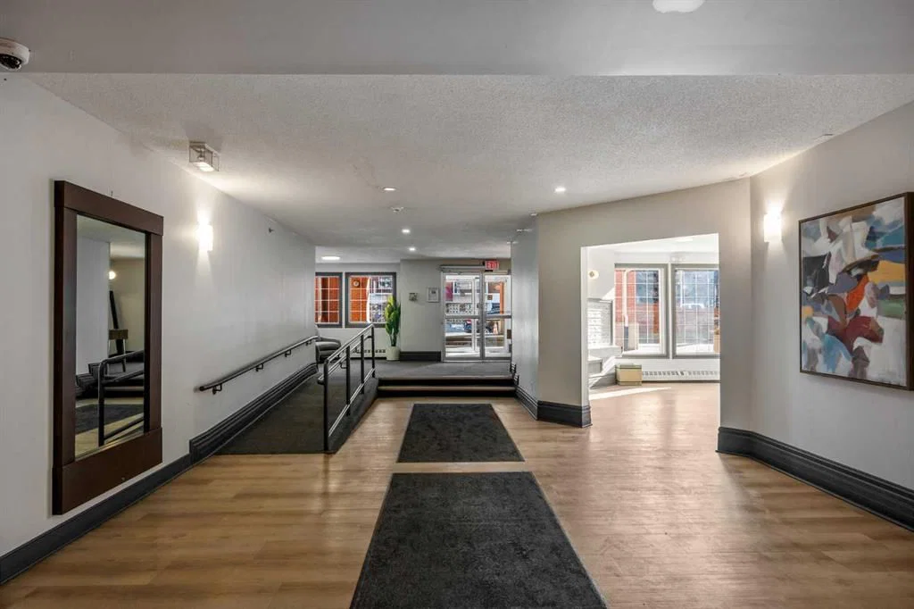 416, 126 14 Avenue SW, Calgary — photo 3 of 33