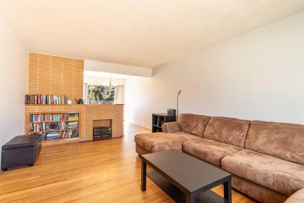967 Northmount Drive NW, Calgary — photo 4 of 20