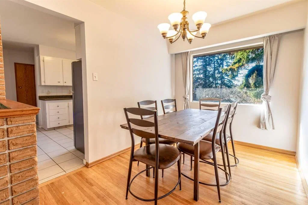 967 Northmount Drive NW, Calgary — photo 5 of 20