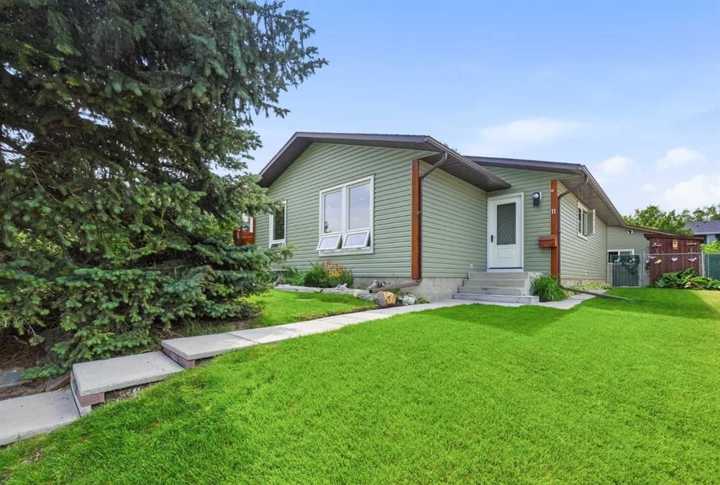 11 Beddington Green NE, Calgary — main listing photo