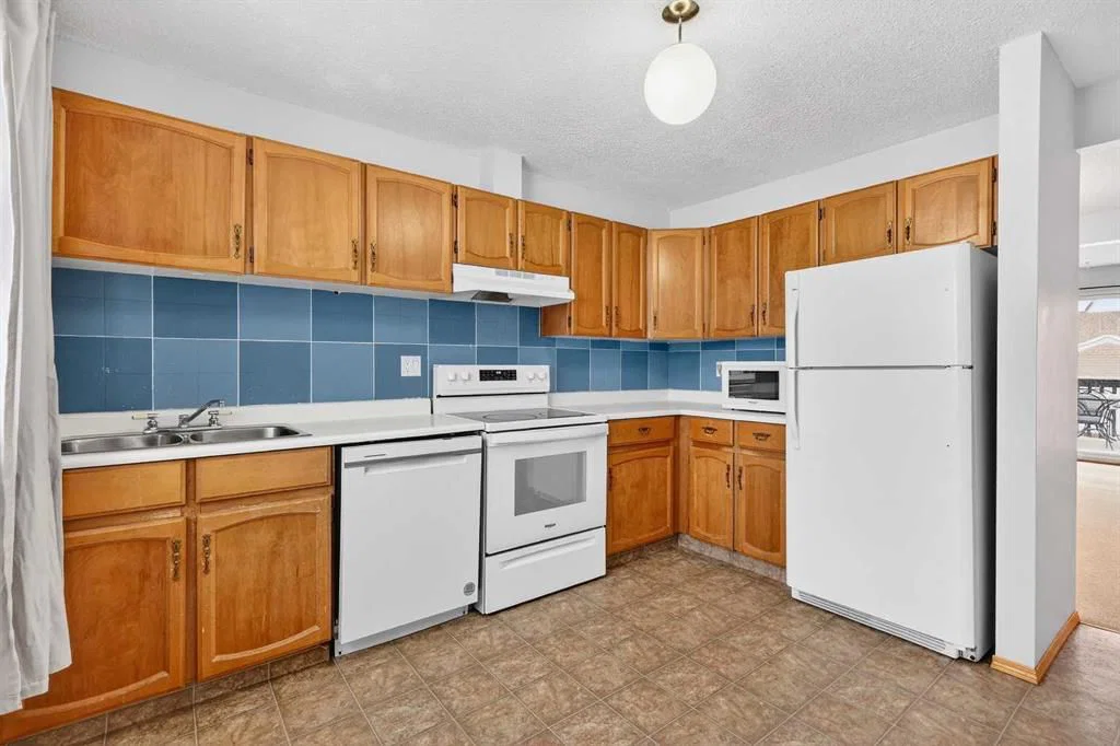 1502 Ranchlands Way NW, Calgary — photo 4 of 23
