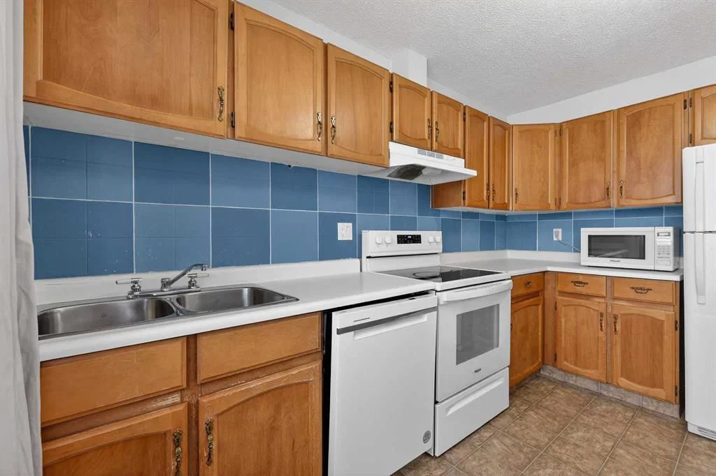 1502 Ranchlands Way NW, Calgary — photo 5 of 23