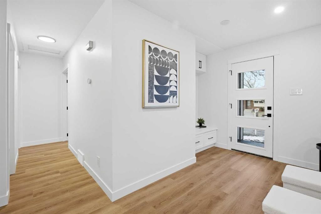 9407 Allison Drive SE, Calgary — photo 5 of 42