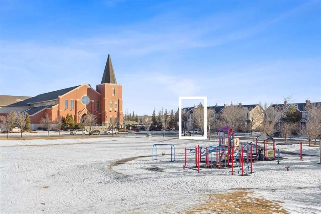 15008 Prestwick Boulevard SE, Calgary — photo 3 of 46