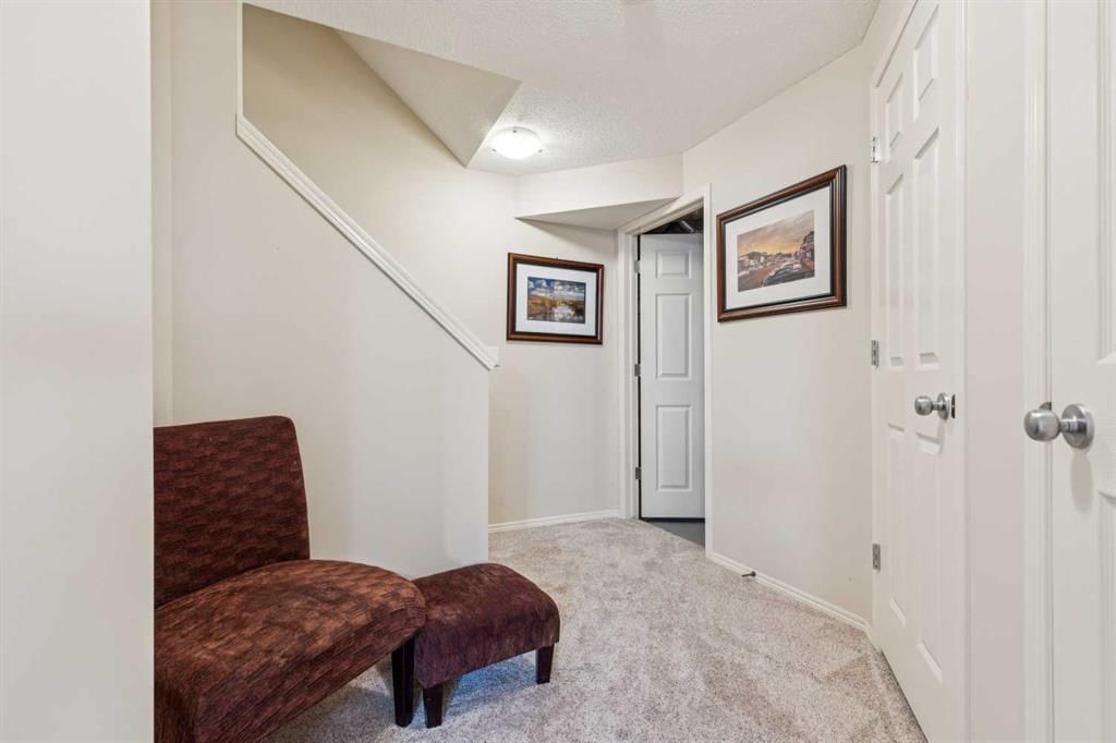15008 Prestwick Boulevard SE, Calgary — photo 4 of 46