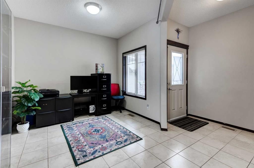 42 Everoak Green SW, Calgary — photo 4 of 36