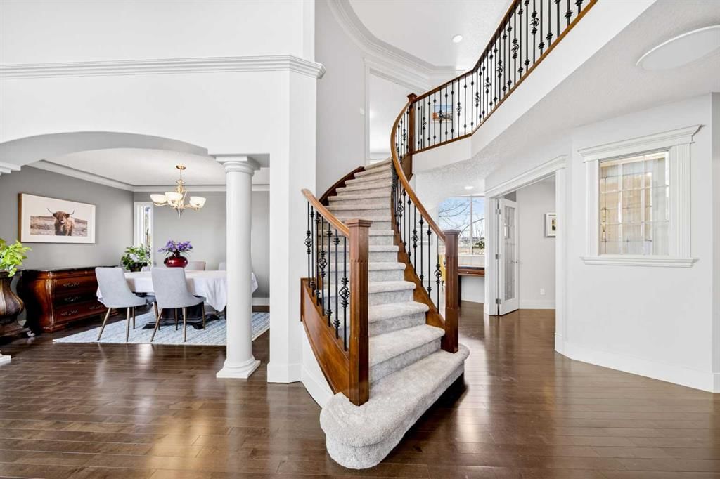 46 Discovery Ridge Road SW, Calgary — photo 4 of 50