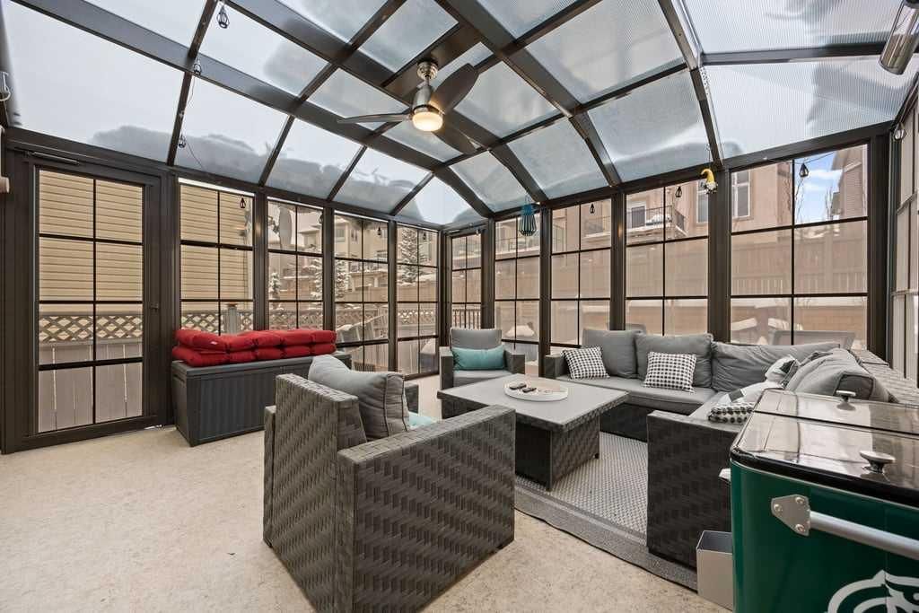 78 Cresthaven View SW, Calgary — photo 3 of 49
