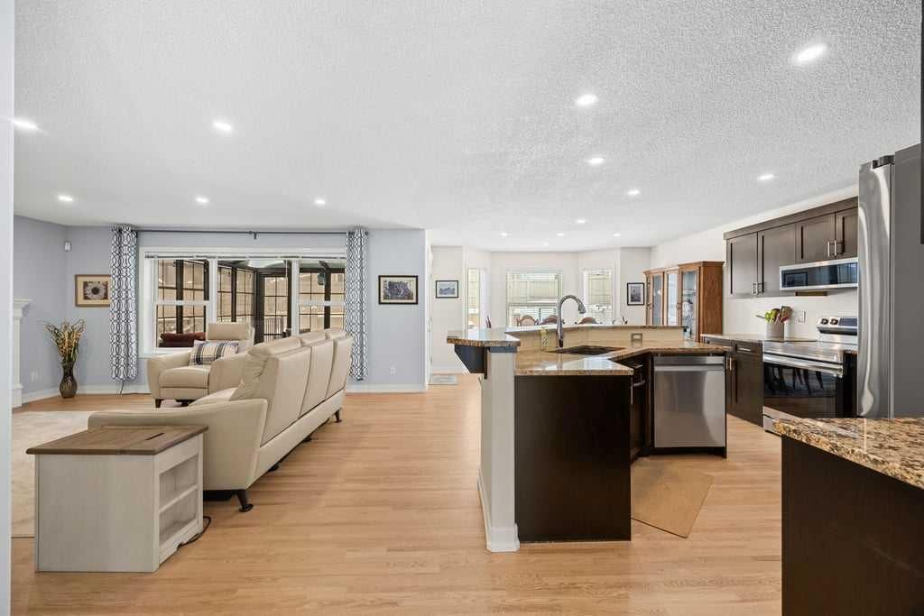 78 Cresthaven View SW, Calgary — photo 5 of 49