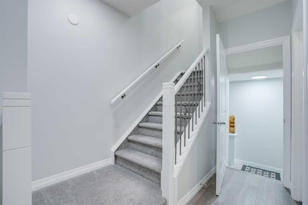 673 Corner Meadows Way NE, Calgary — photo 5 of 34